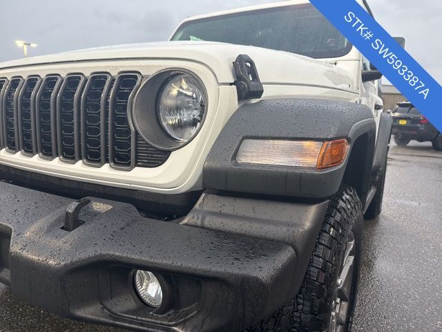 2025 Jeep Wrangler Sport photo 4