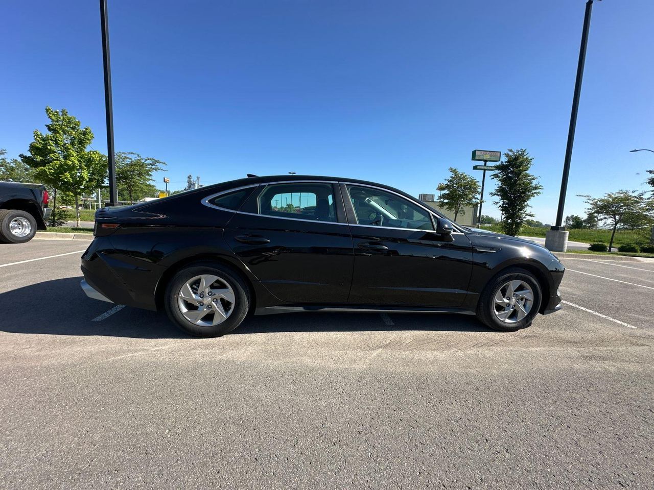 2025 Hyundai Sonata SE photo 4