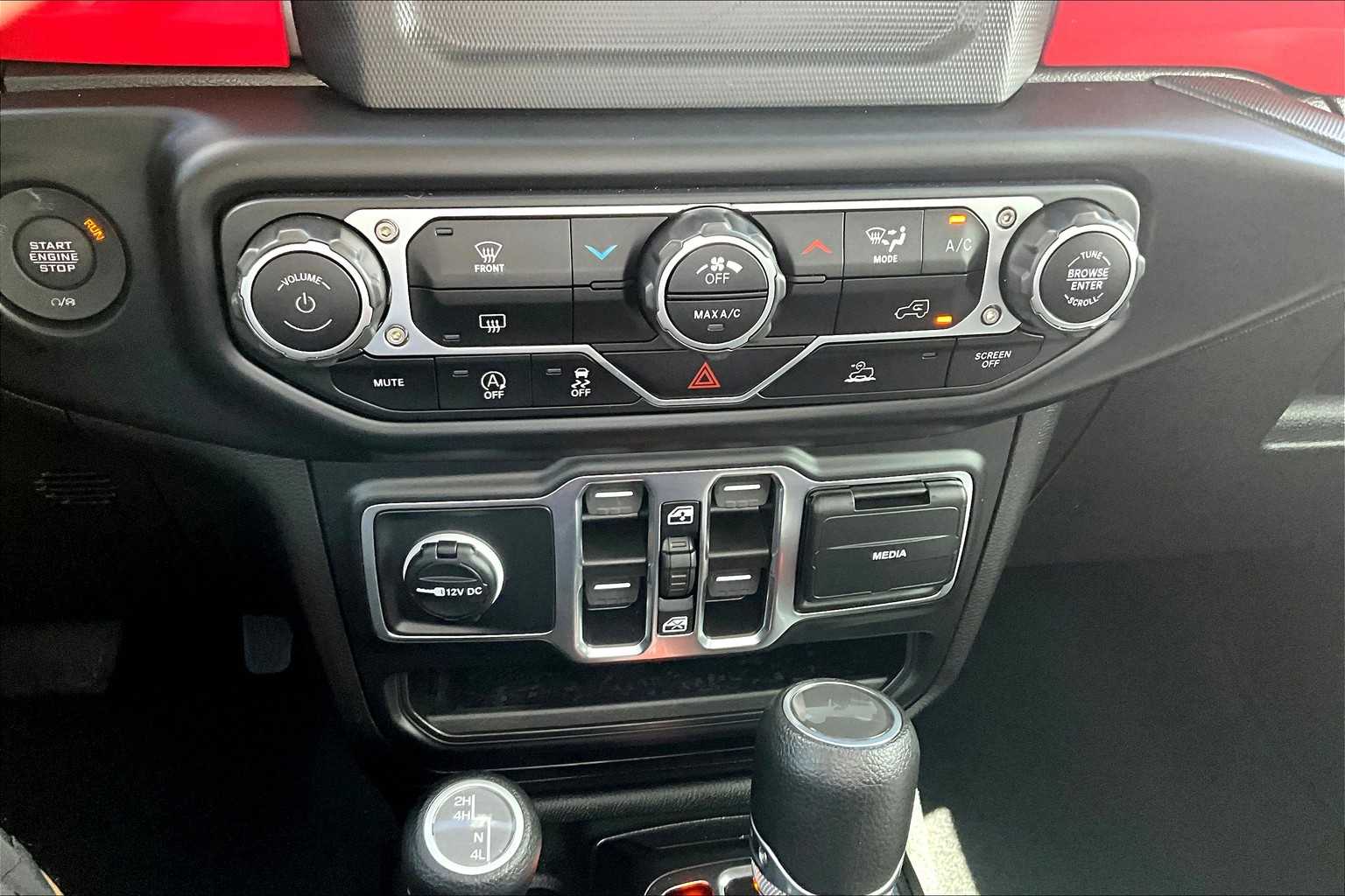 2023 Jeep Wrangler High Tide photo 28