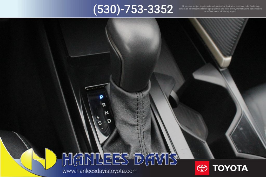 2025 Toyota Camry photo 11