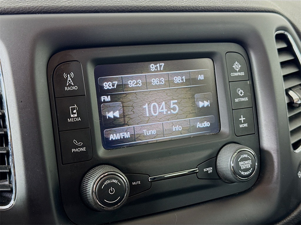2018 Jeep Compass Latitude photo 16