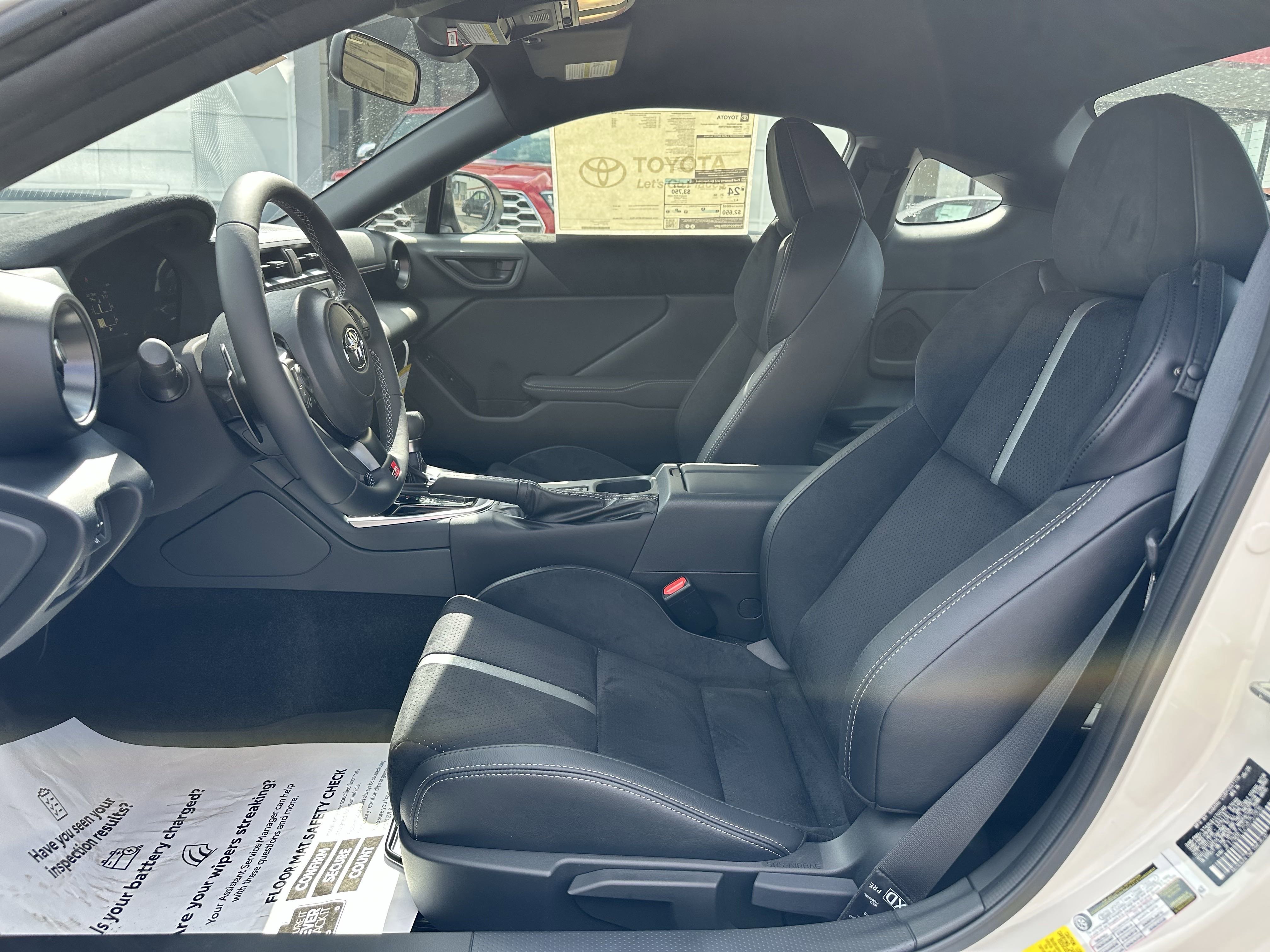 2025 Toyota GR86 Premium photo 2