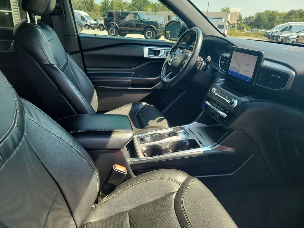2020 Ford Explorer ST photo 28