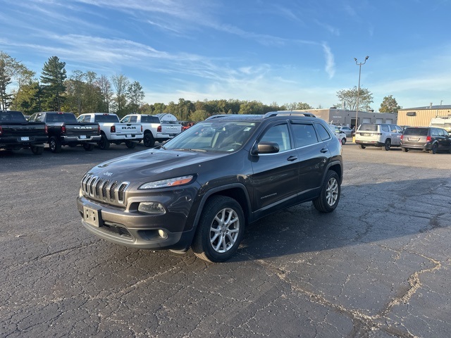 2015 Jeep Cherokee Latitude photo 2