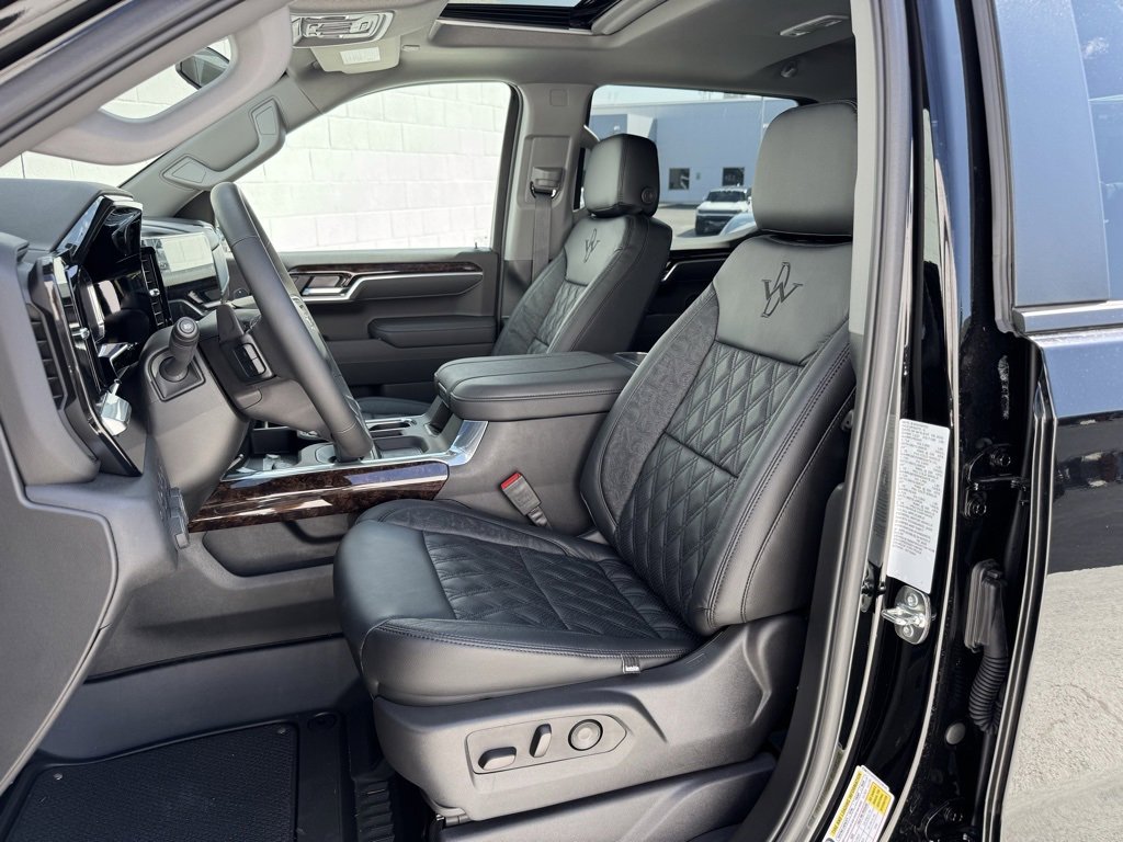 2025 Chevrolet Silverado 1500 RST photo 17