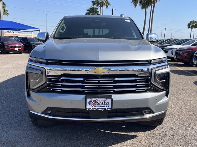 2025 Chevrolet Suburban Premier photo 2