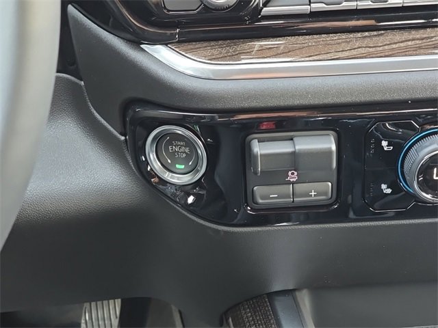 2025 Chevrolet Silverado 1500 LT photo 16