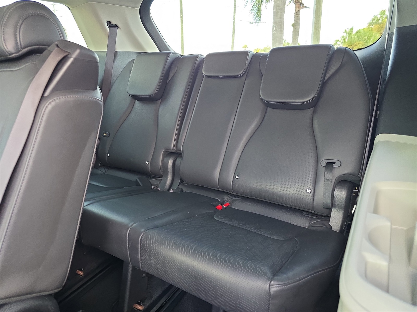 2024 Kia Carnival LX photo 13