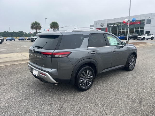 2025 Nissan Pathfinder SL photo 4