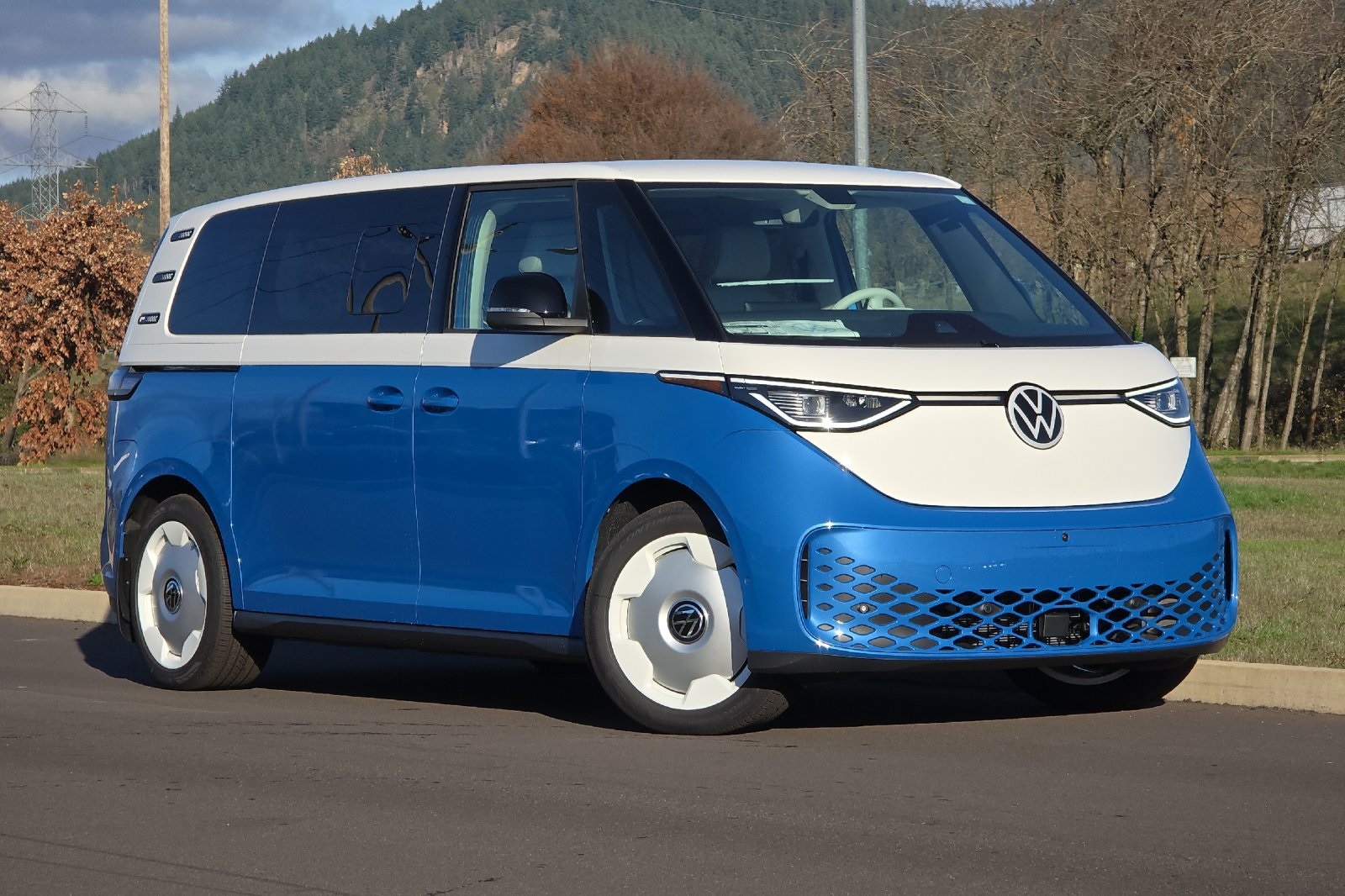 2025 Volkswagen ID. Buzz 1st Edition's photo