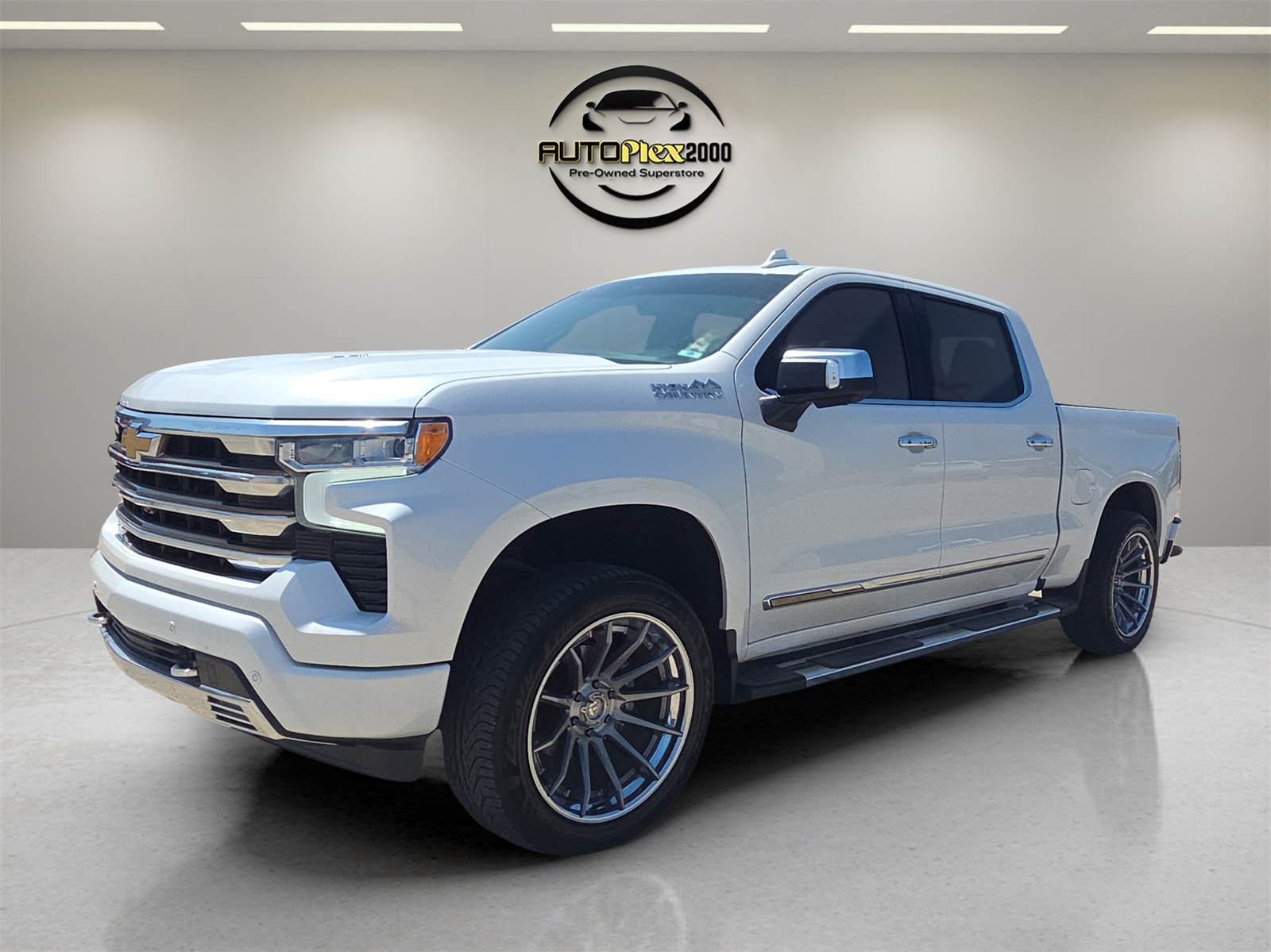 2022 Chevrolet Silverado 1500 High Country photo 3