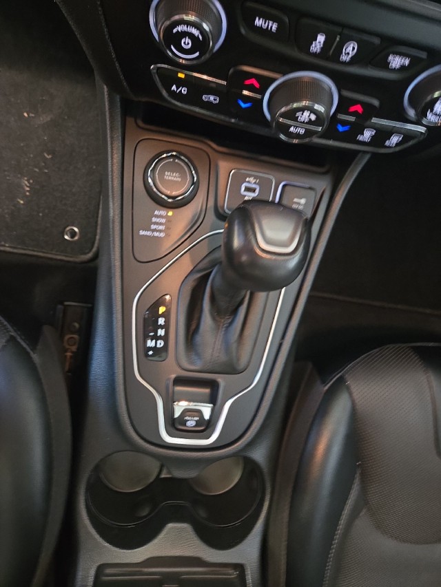 2022 Jeep Cherokee Latitude Lux photo 12