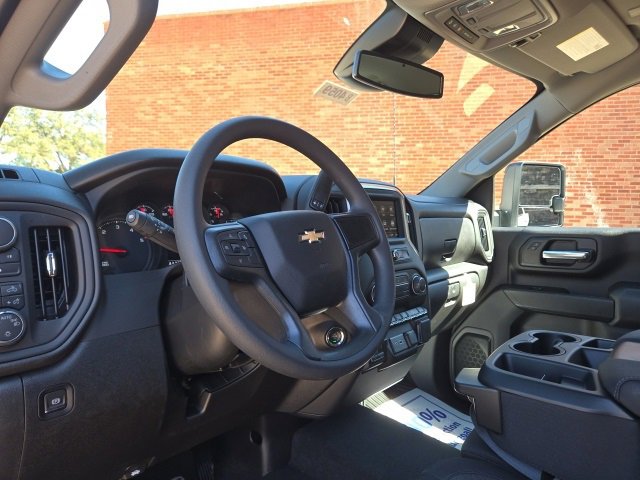 2026 Chevrolet Silverado 2500HD Custom photo 4