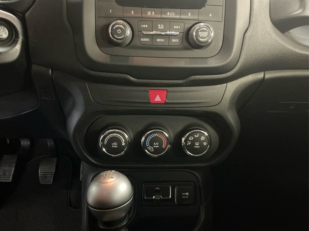 2017 Jeep Renegade Sport photo 18