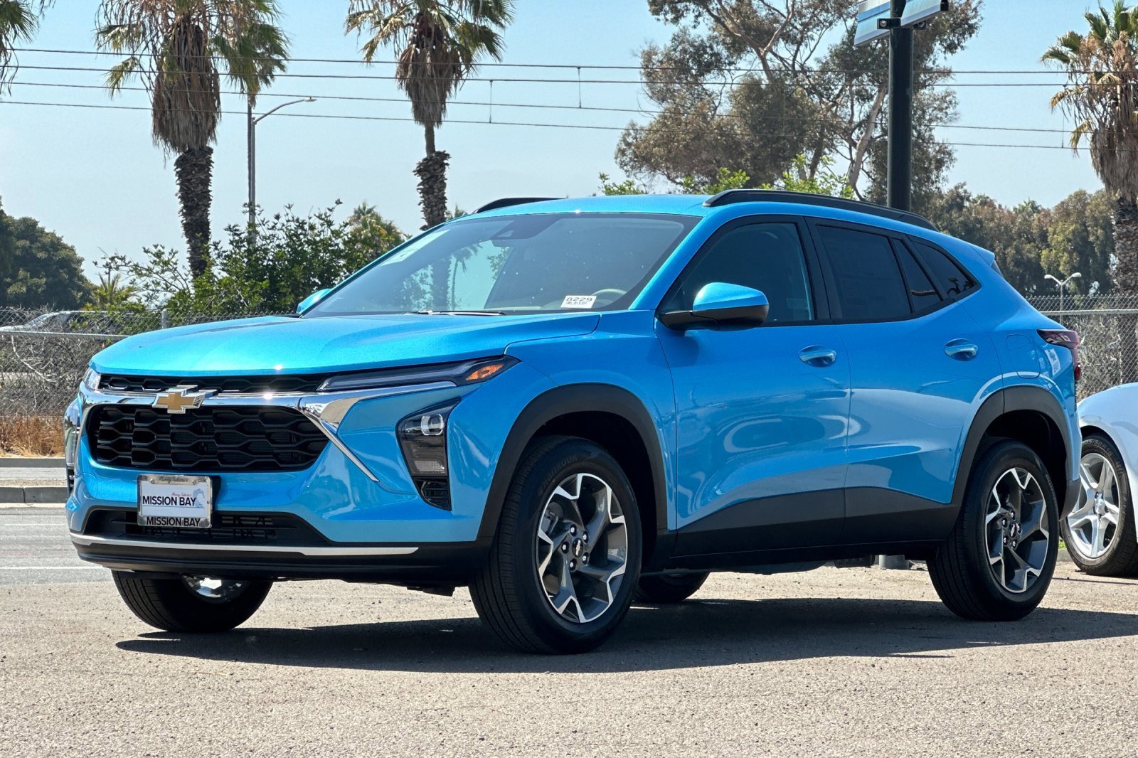 2025 Chevrolet Trax LT photo 8