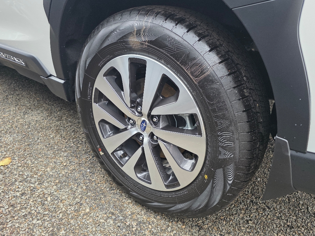 2025 Subaru Outback Premium photo 2