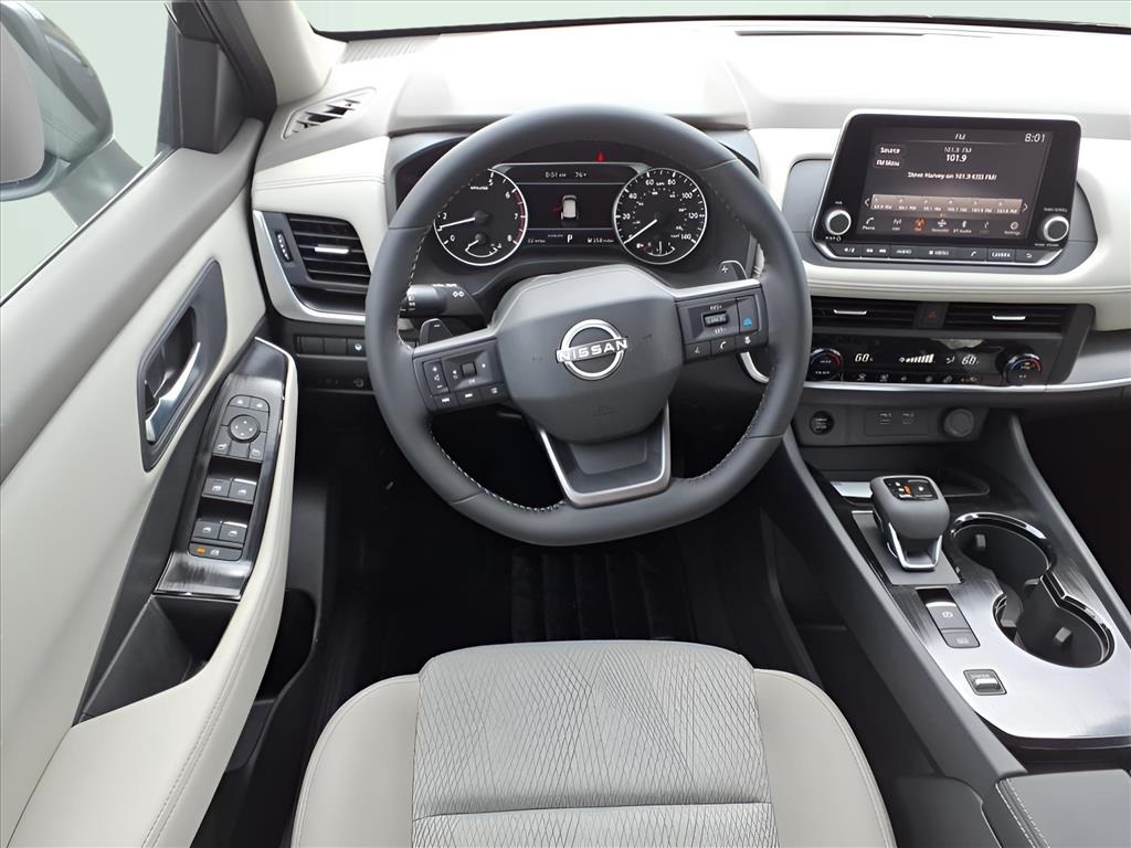 2025 Nissan Rogue SV photo 13