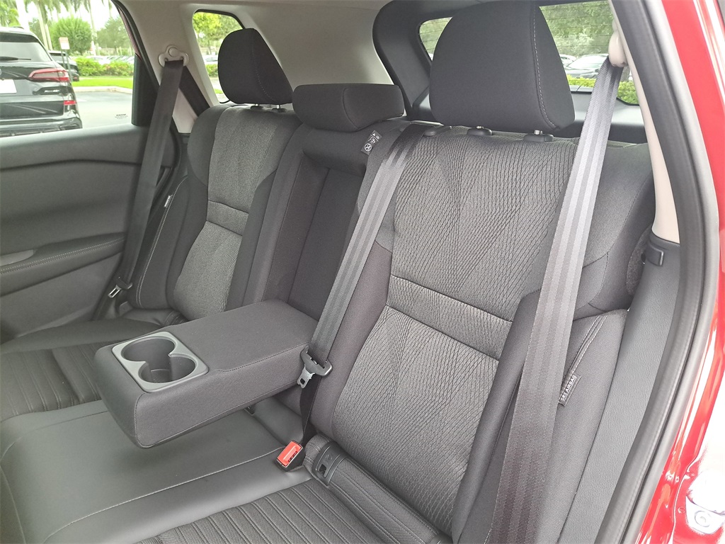 2026 Nissan Rogue SV photo 13