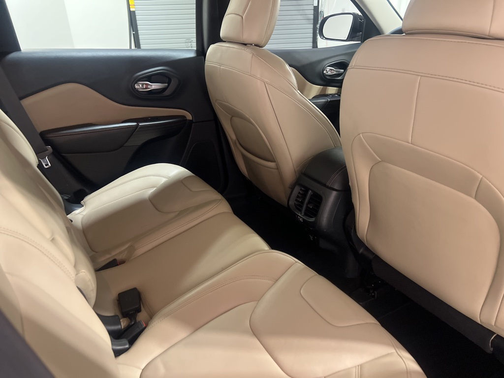 2015 Jeep Cherokee Limited photo 25