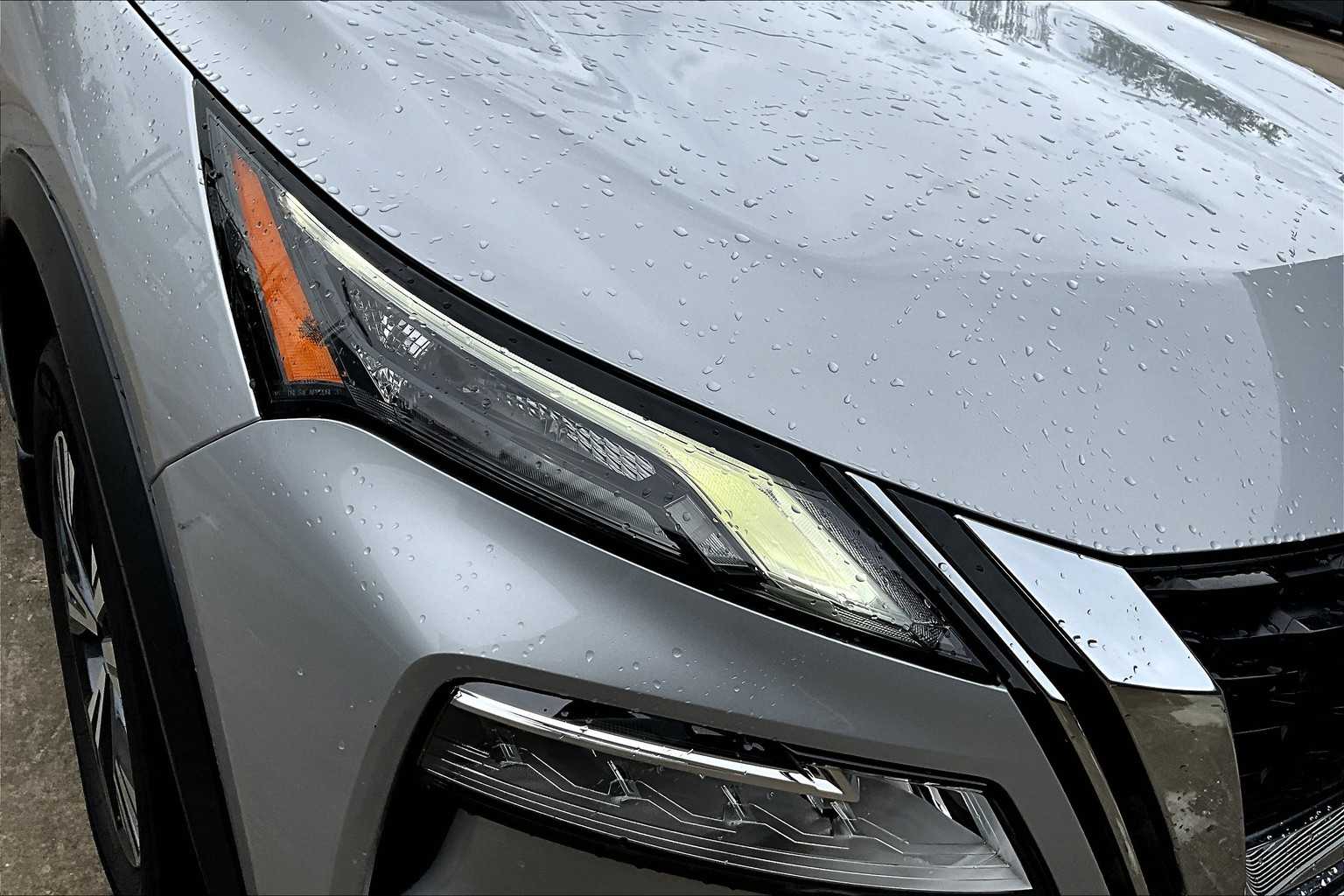 2022 Nissan Rogue SV photo 23