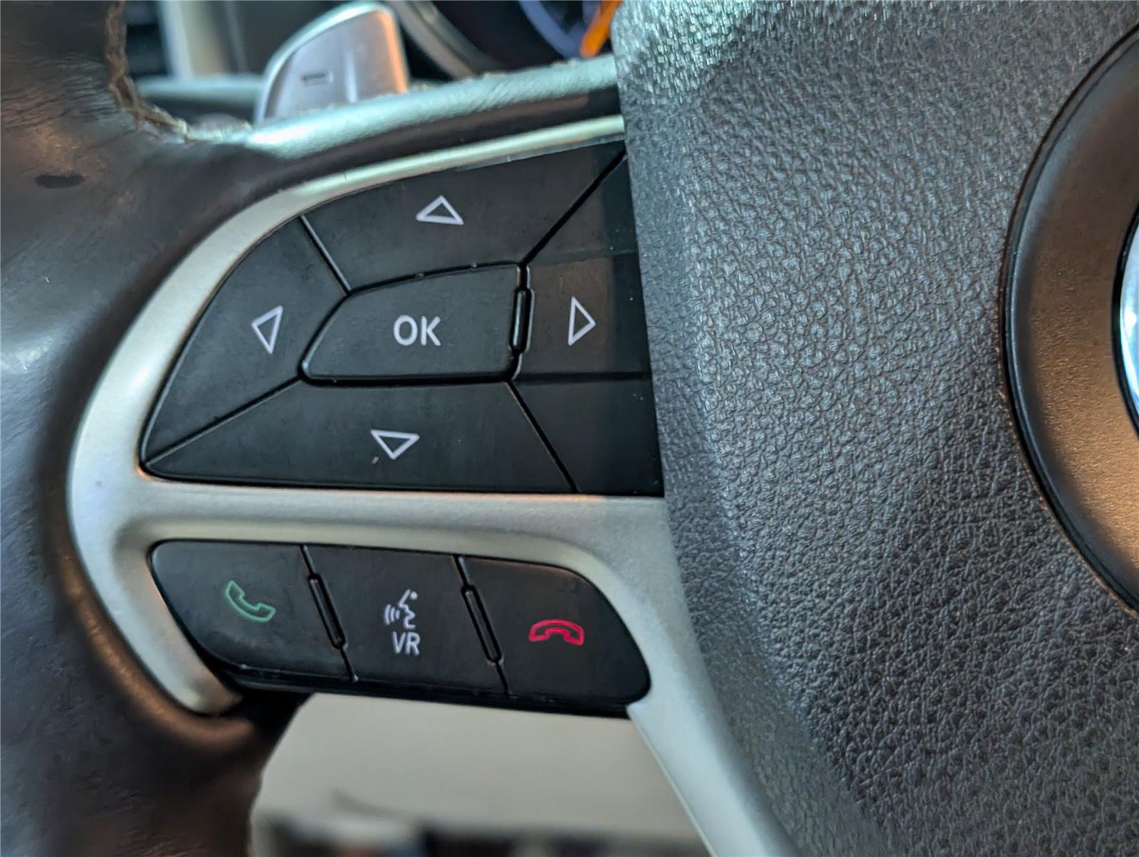 2017 Jeep Grand Cherokee Overland photo 22