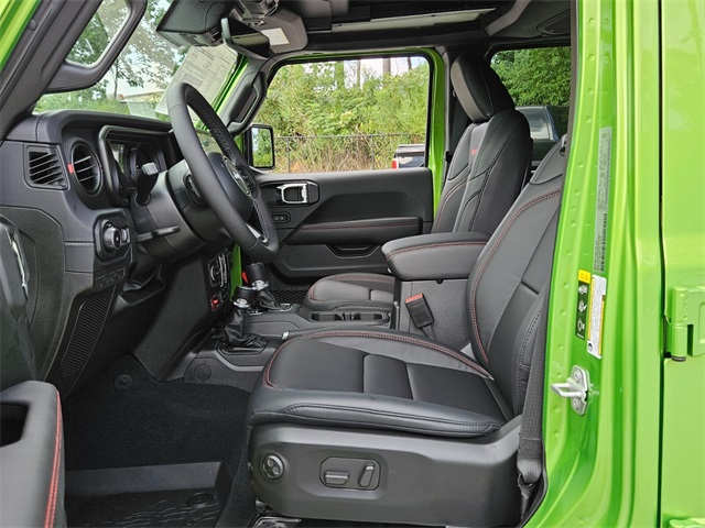 2025 Jeep Wrangler Rubicon photo 5
