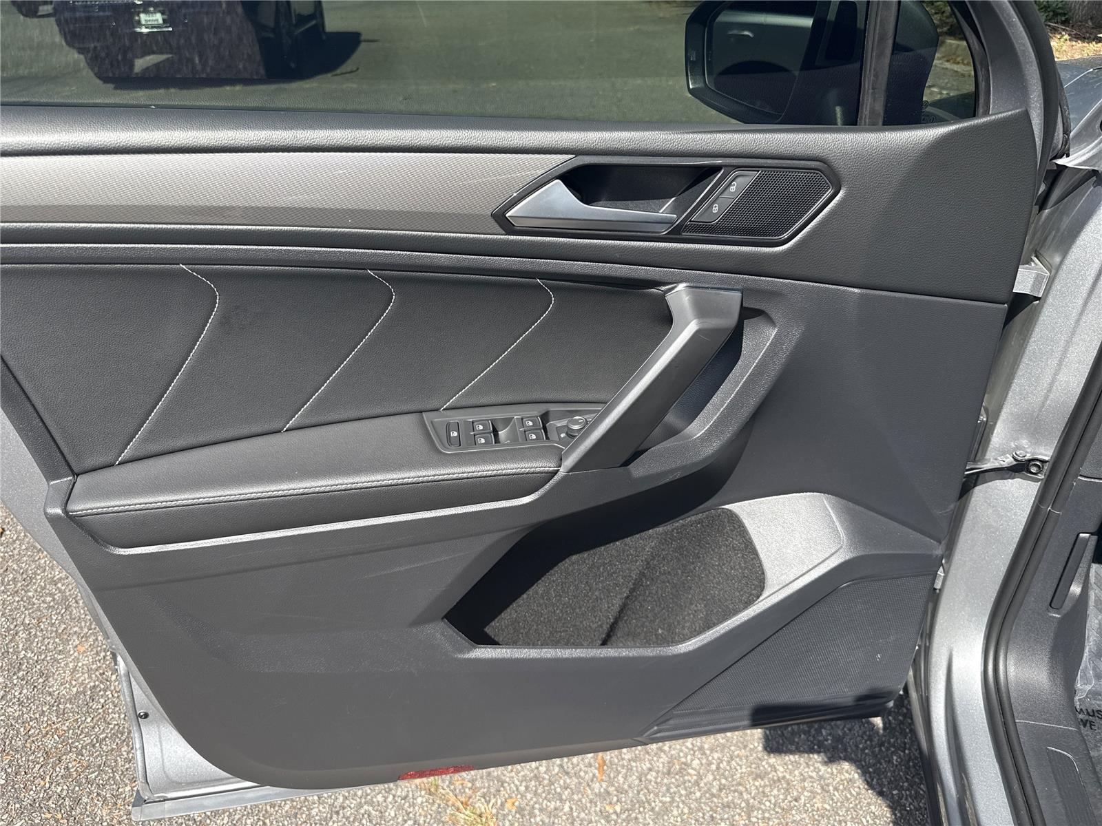 2023 Volkswagen Tiguan SE photo 15