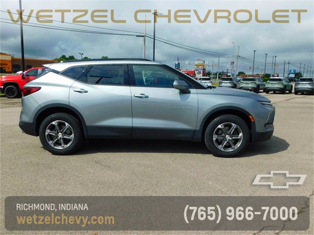 2024 Chevrolet Blazer 2LT photo 2