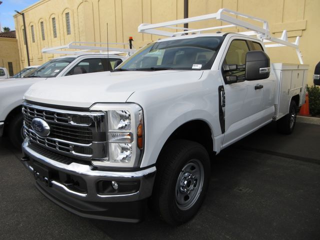 2026 Ford F-350 Super Duty Chassis Cab XL