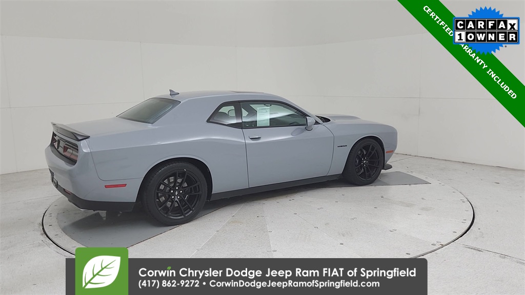 2022 Dodge Challenger R/T photo 14