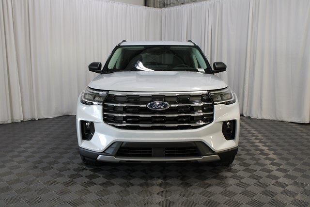 2025 Ford Explorer photo 13