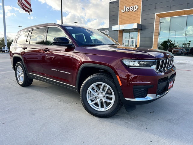 2025 Jeep Grand Cherokee L Laredo's photo