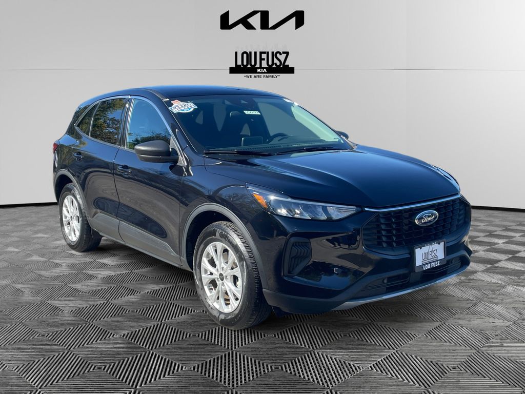 2023 Ford Escape Active's photo