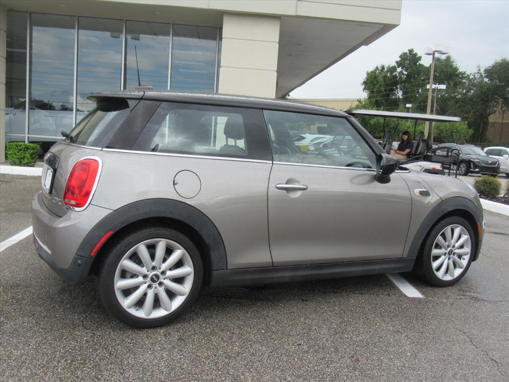 2020 Mini Cooper 2 Door Hardtop Oxford Edition photo 3