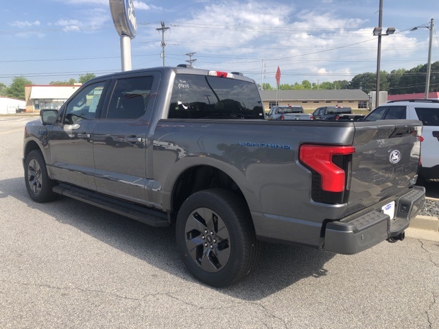 2025 Ford F-150 Lightning photo 5