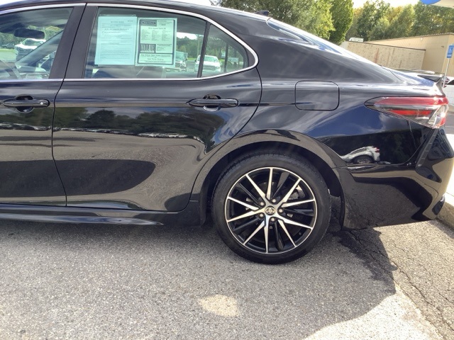 2022 Toyota Camry SE photo 8