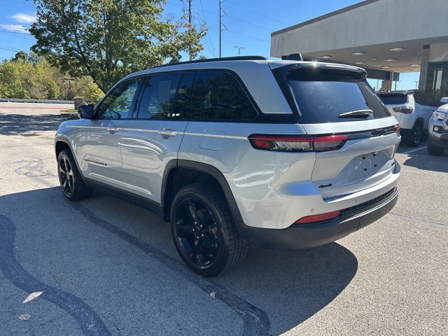 2024 Jeep Grand Cherokee Limited photo 3