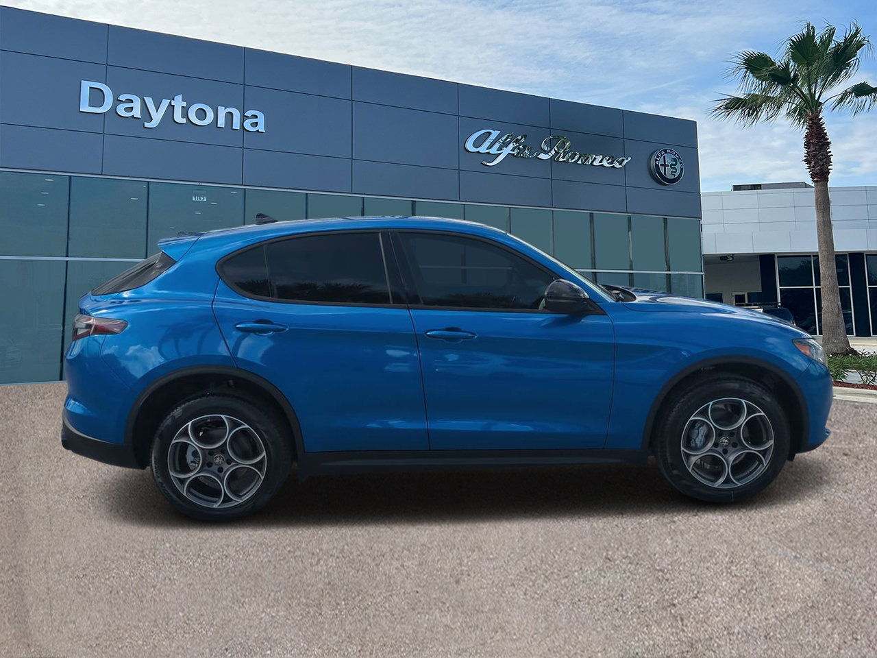 2025 Alfa Romeo Stelvio Sprint photo 3