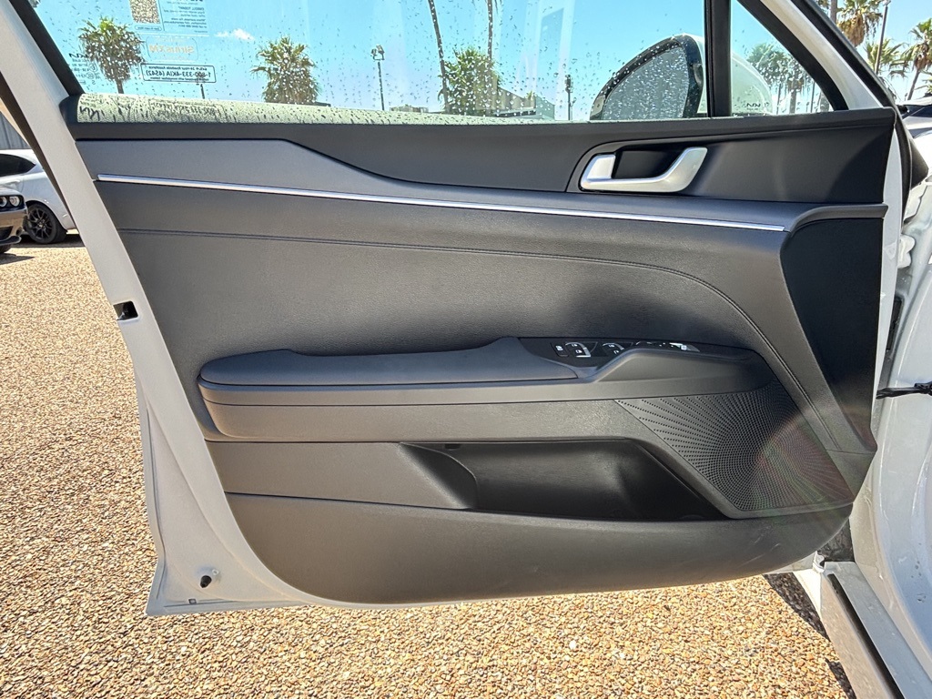 2026 Kia K5 LXS photo 13
