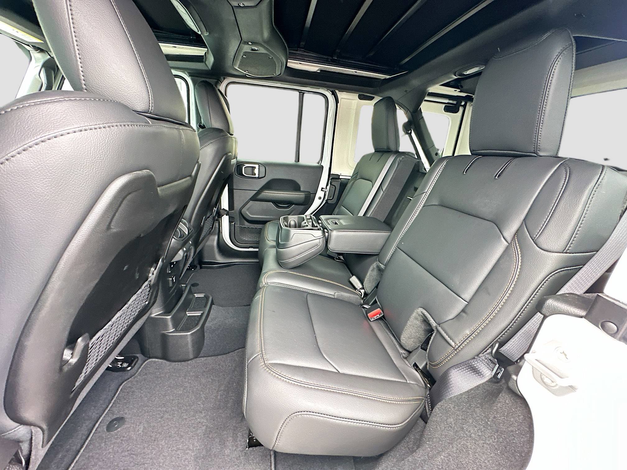 2025 Jeep Wrangler Sahara photo 16