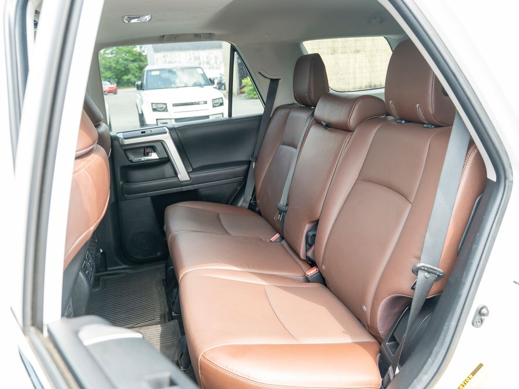 2022 Toyota 4Runner Limited photo 32