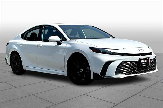 2025 Toyota Camry SE photo 2