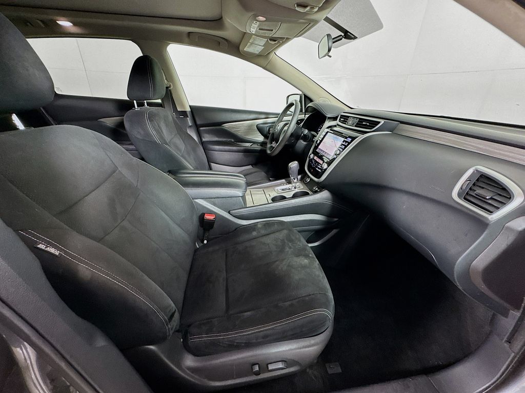 2016 Nissan Murano SV photo 34