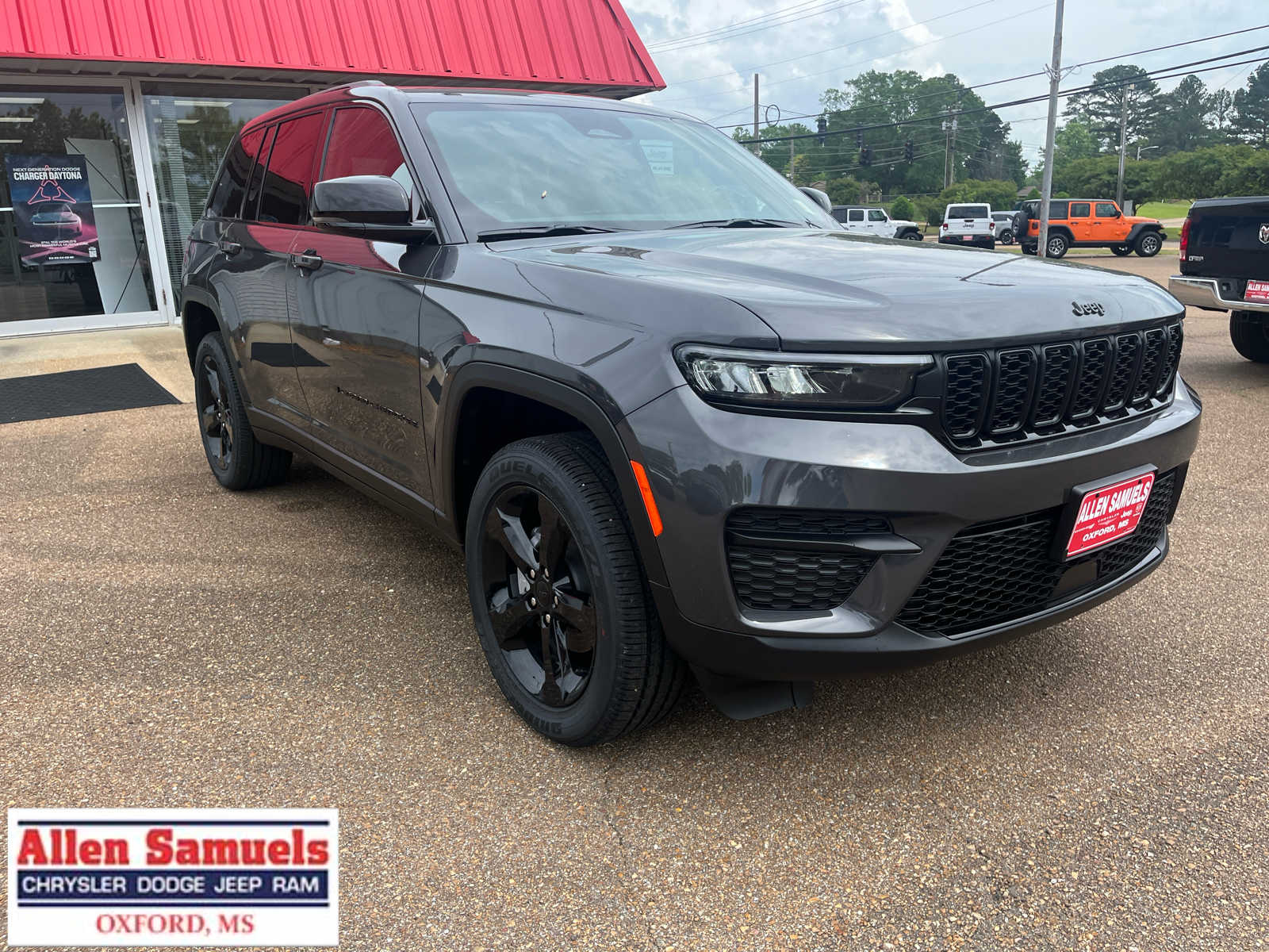 2025 Jeep Grand Cherokee Altitude's photo