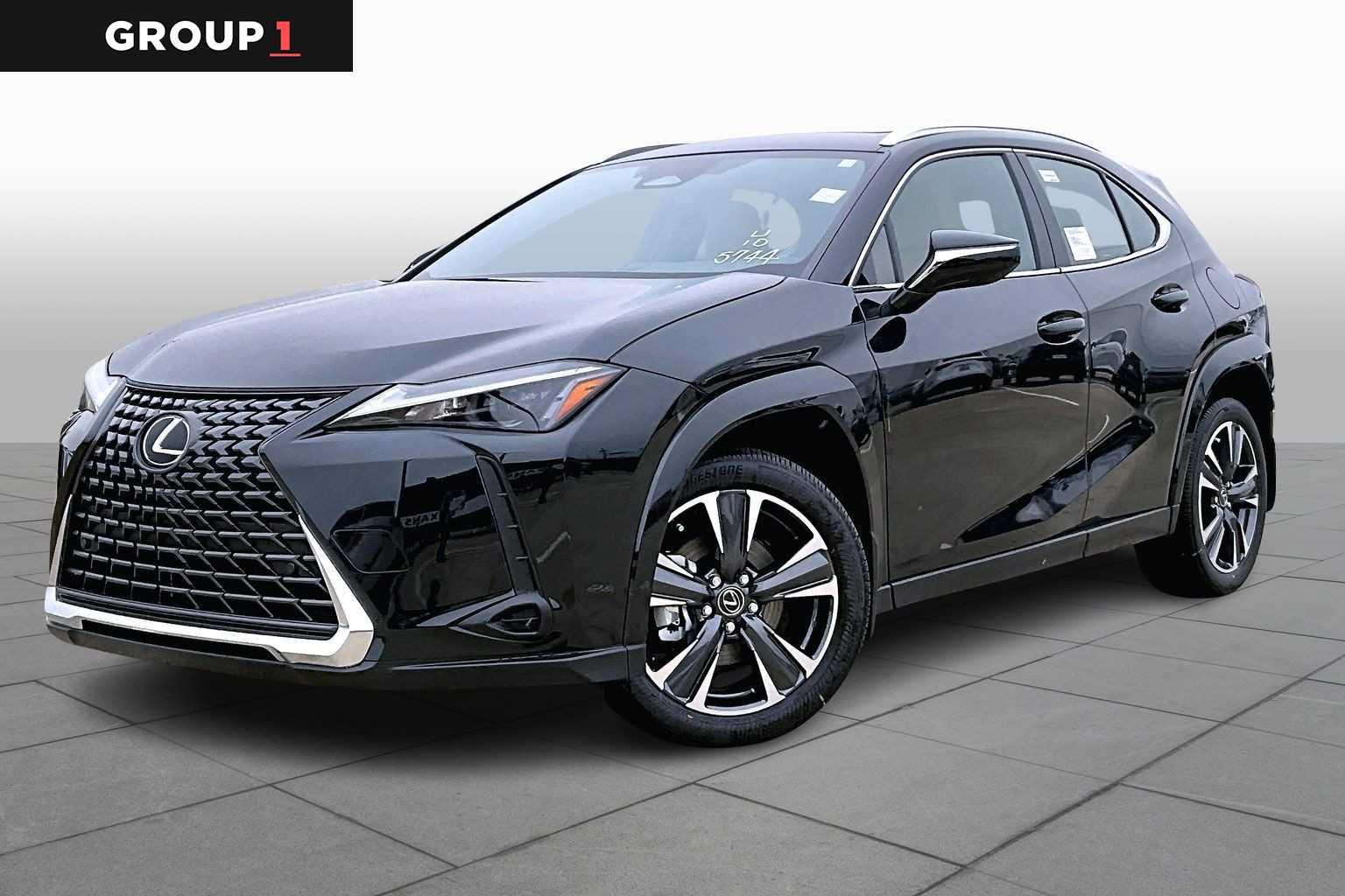 2025 Lexus UX Hybrid 300h Premium's photo