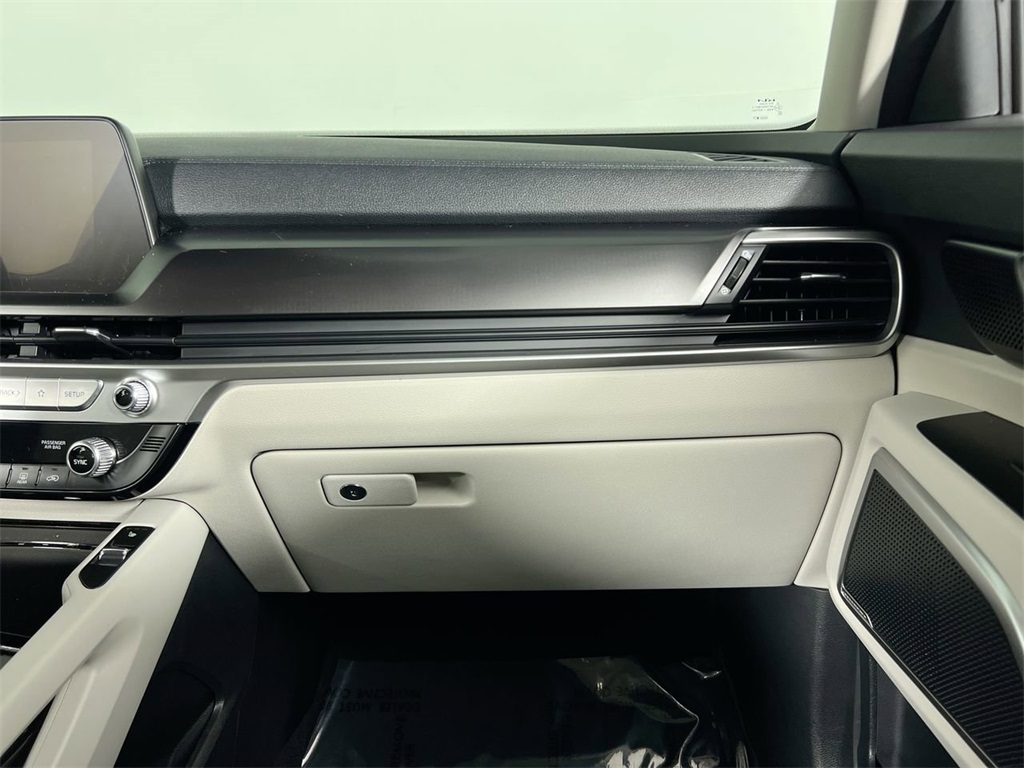 2025 Kia Telluride S photo 29
