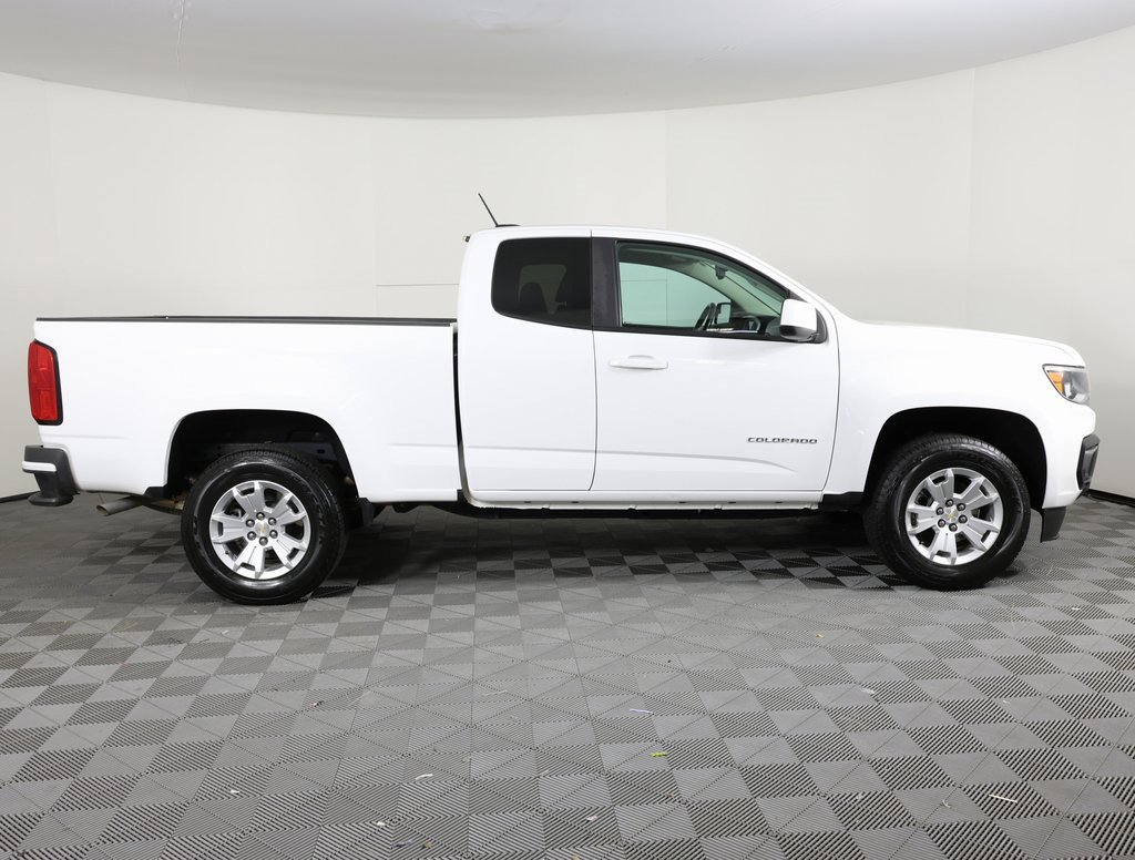 2022 Chevrolet Colorado LT photo 2