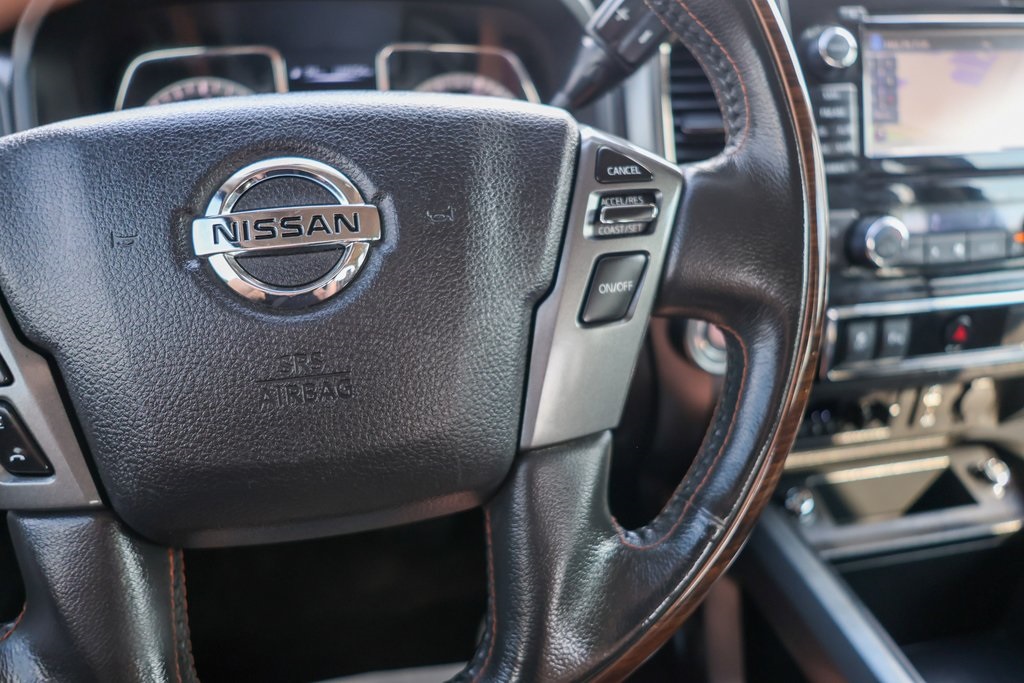 2016 Nissan Titan Platinum Reserve photo 11
