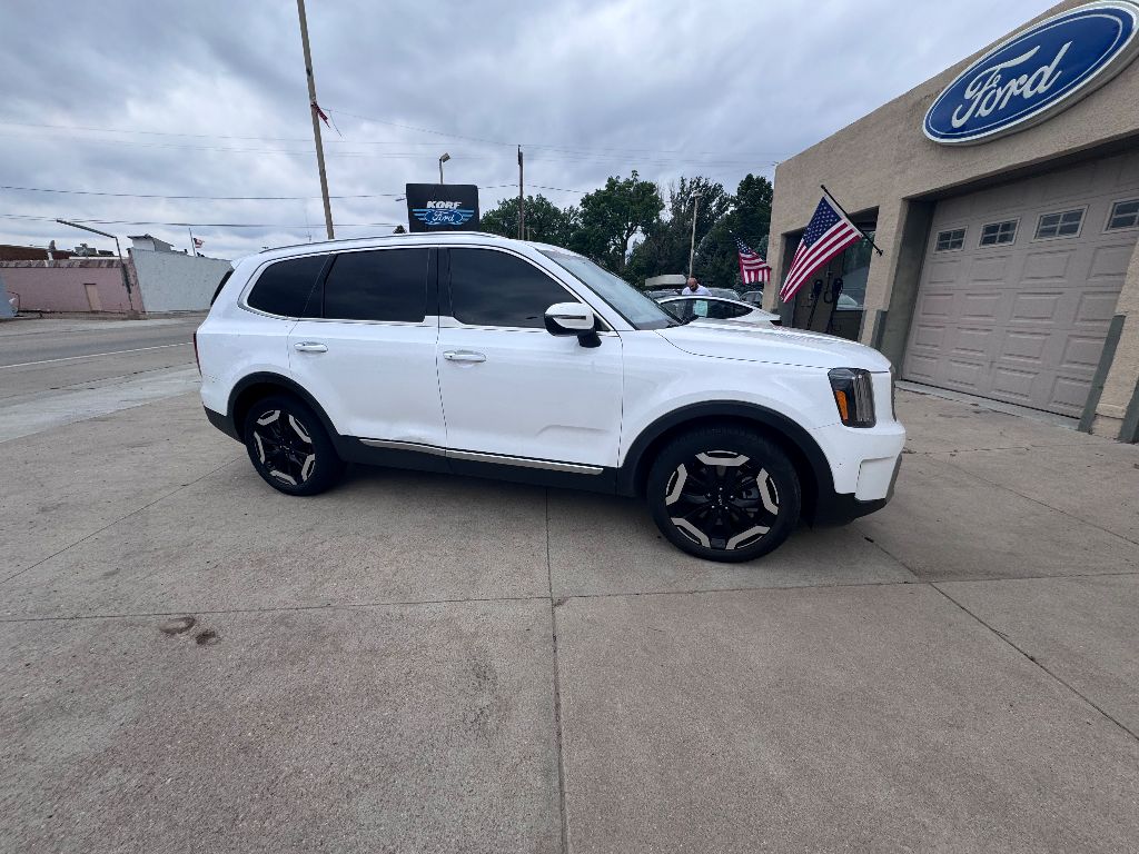 2023 Kia Telluride S photo 4