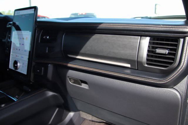 2023 Ford Expedition Platinum photo 25
